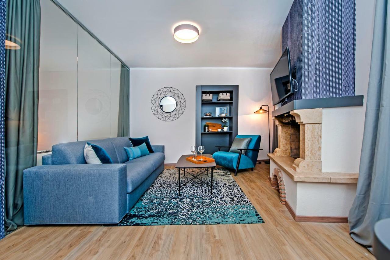 Harmony In Blue Apartment โรวีน ภายนอก รูปภาพ