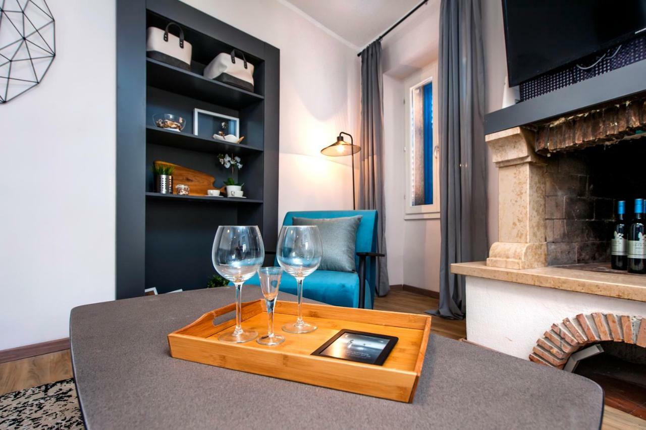Harmony In Blue Apartment โรวีน ภายนอก รูปภาพ