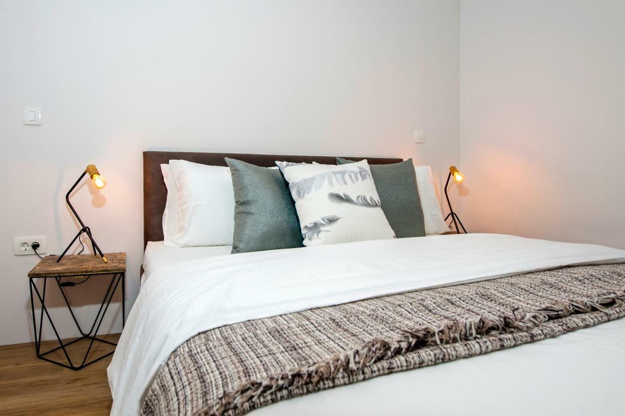 Harmony In Blue Apartment โรวีน ภายนอก รูปภาพ