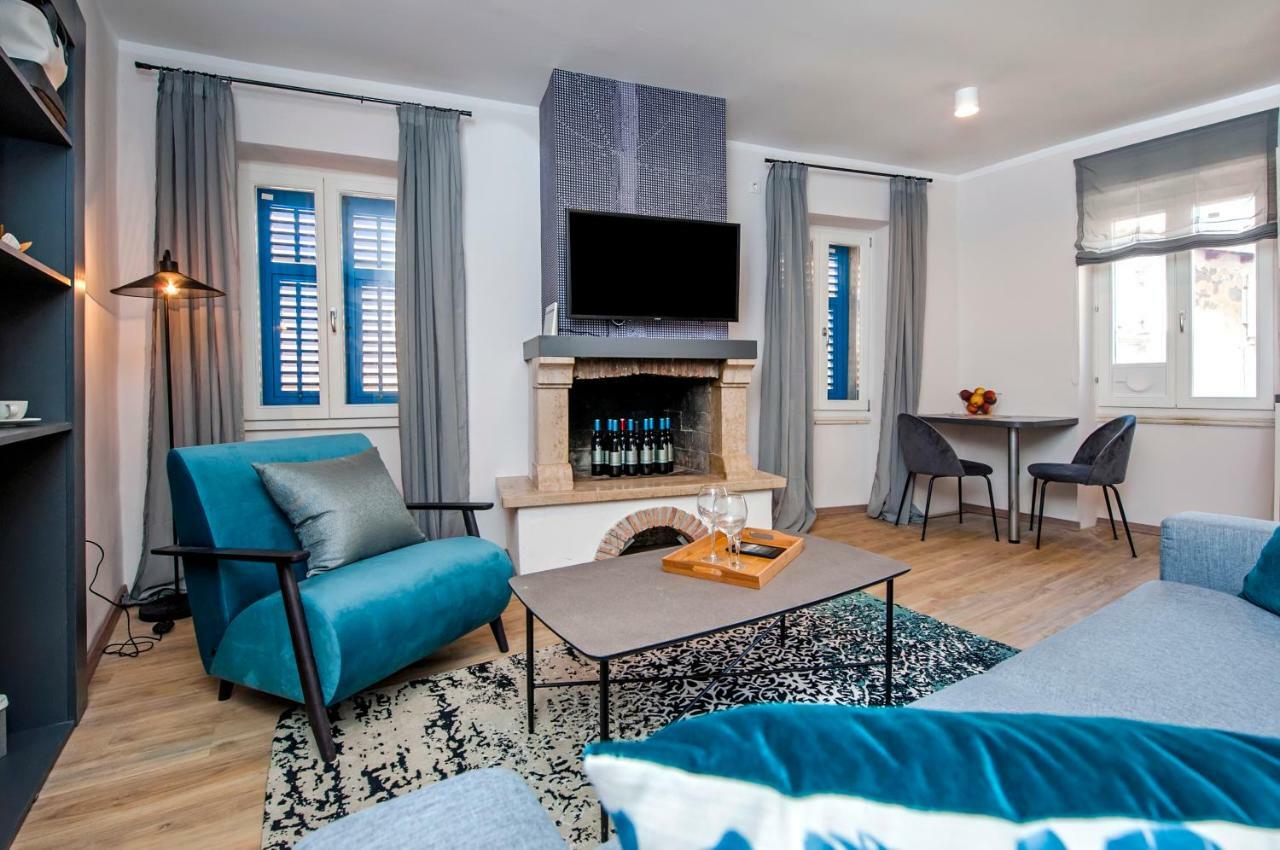 Harmony In Blue Apartment โรวีน ภายนอก รูปภาพ